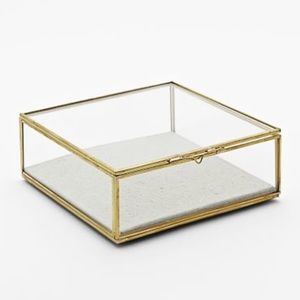 Glass shadow box - square